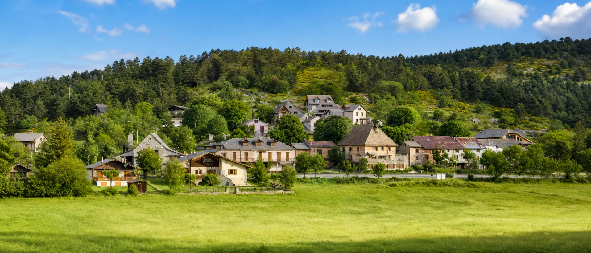 Village et panorama du Haut Verdon